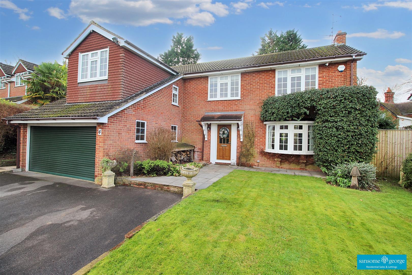 5 bed property in Westridge Avenue, Reading